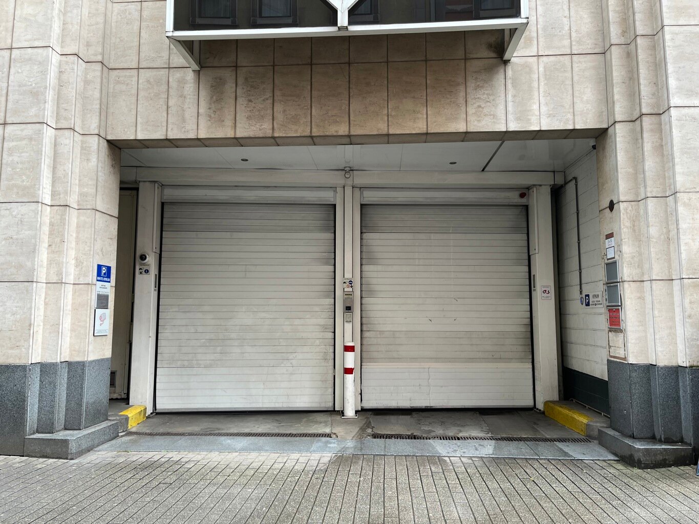 Inside parking for rent in Brussels