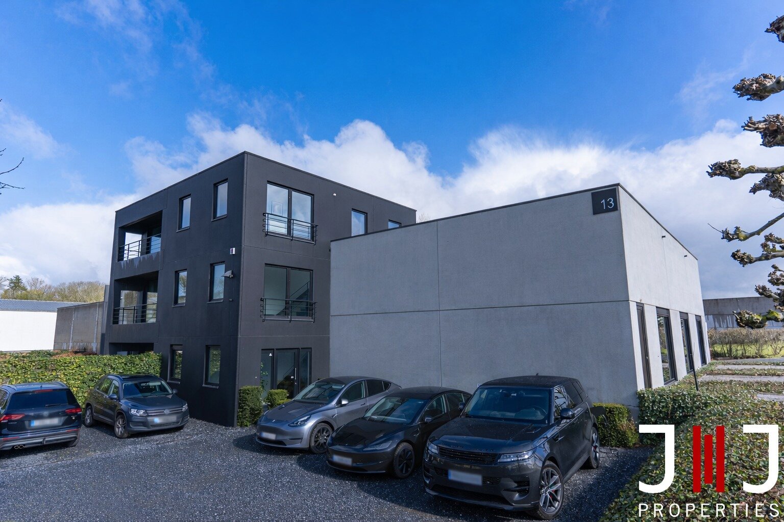 Miscellaneous use for rent in Perwez