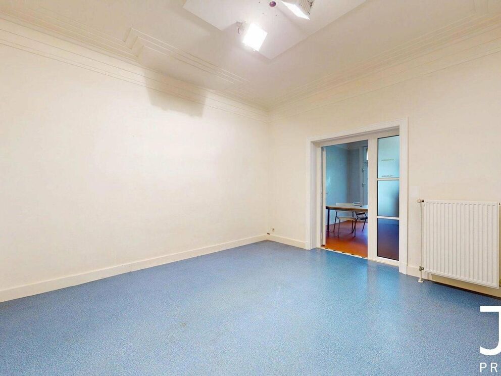 Apartment block for sale in Sint-Lambrechts-Woluwe