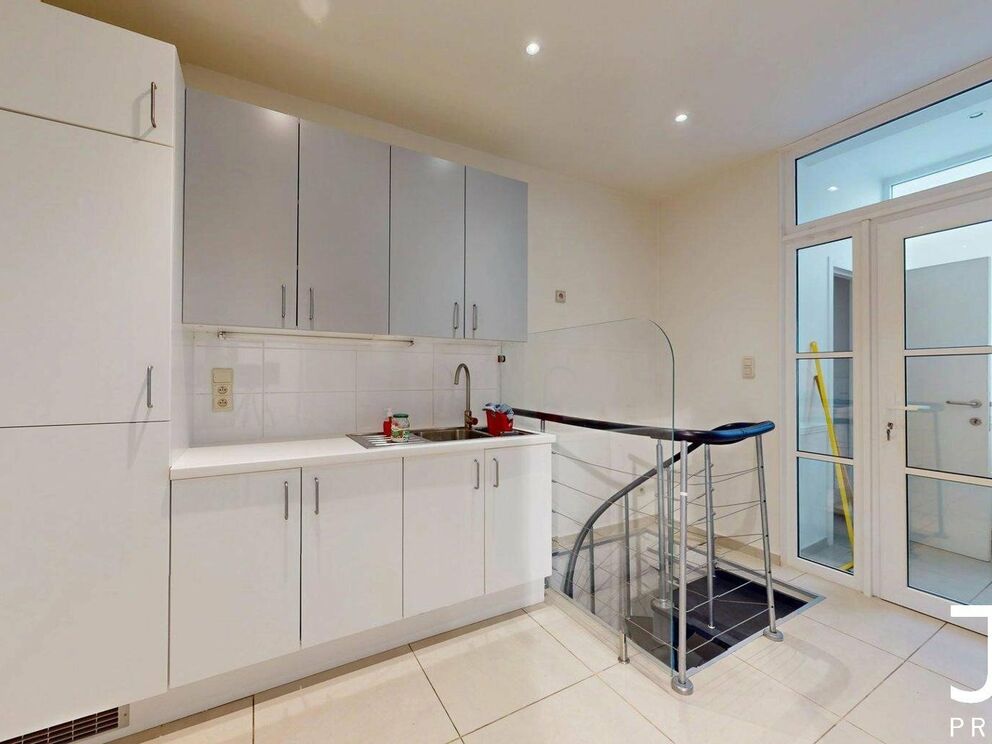 Apartment block for sale in Sint-Lambrechts-Woluwe