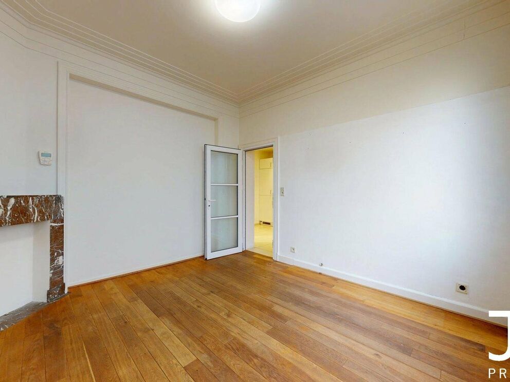 Apartment block for sale in Sint-Lambrechts-Woluwe