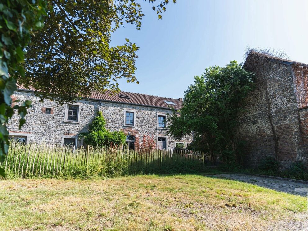 Appartementsgebouw te koop in Jemeppe-sur-Sambre
