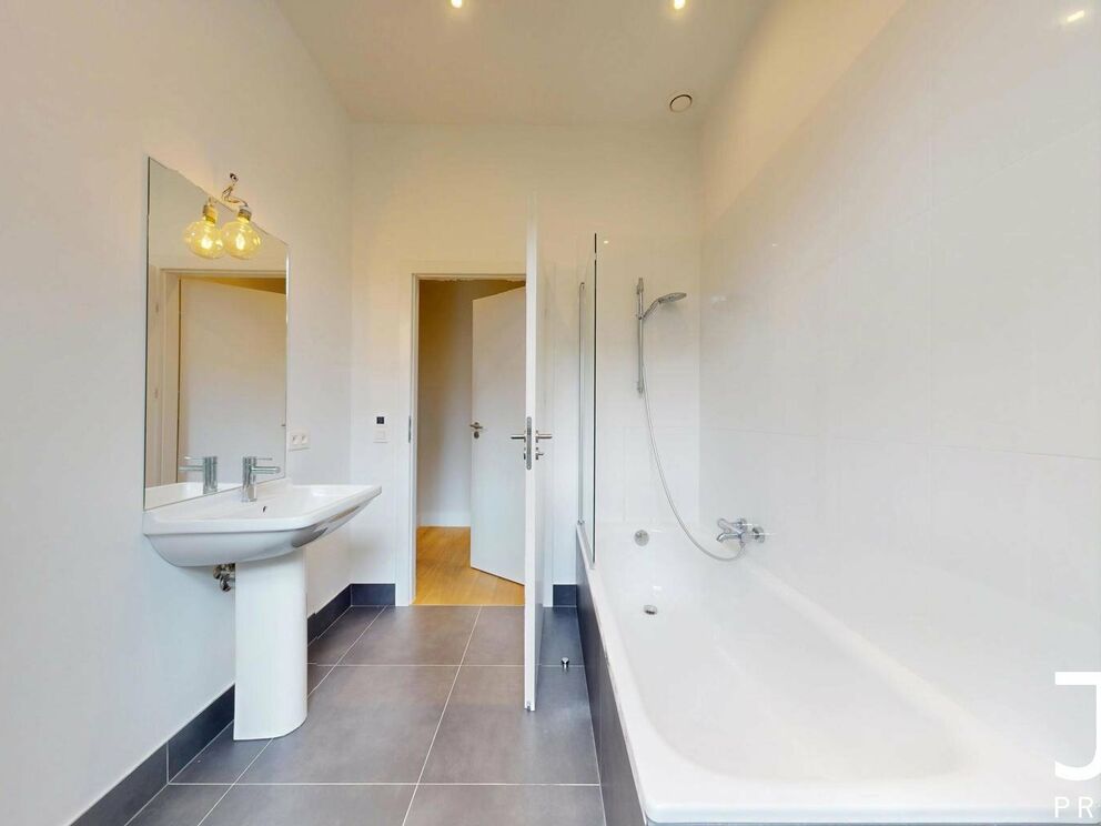 Appartementsgebouw te koop in Schaarbeek