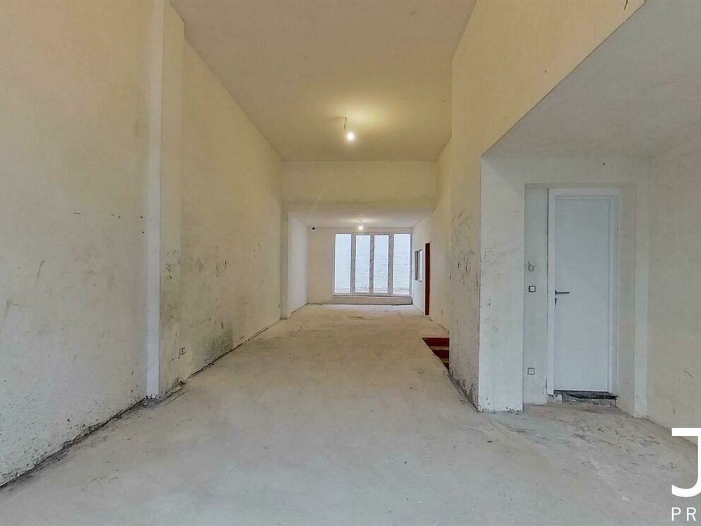 Commercial groundfloor for rent in Brussels