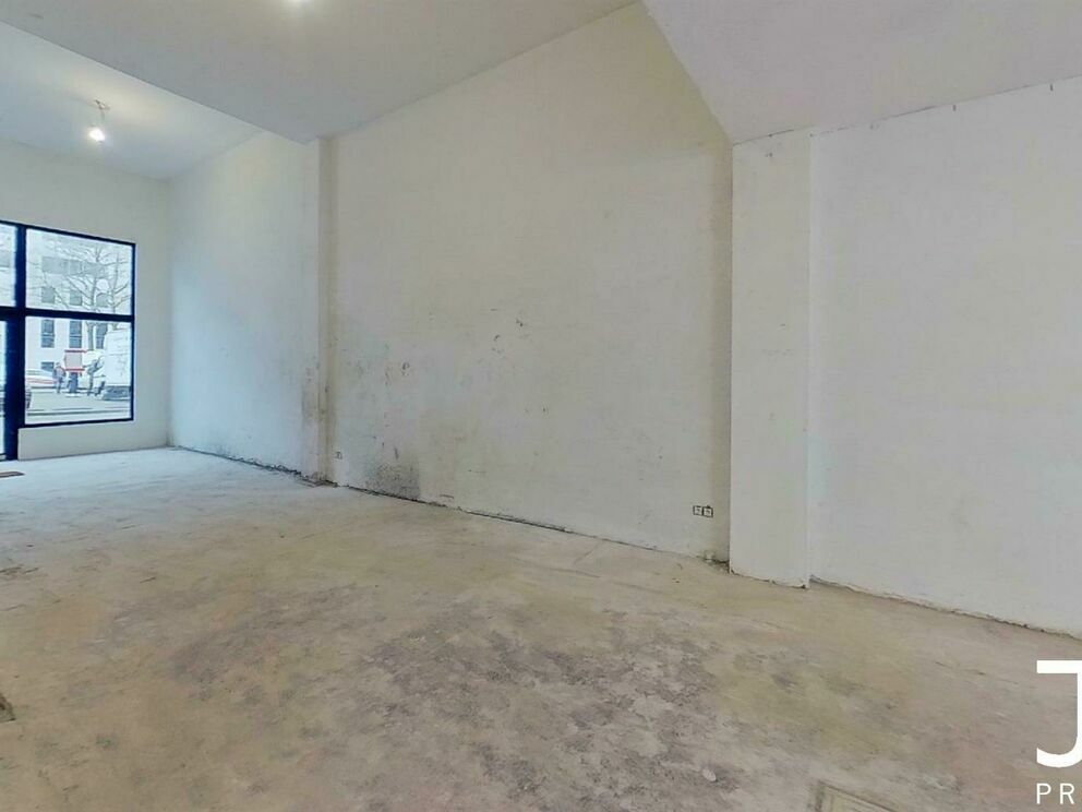 Commercial groundfloor for rent in Brussels