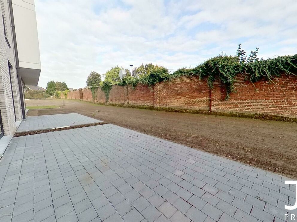 Ground floor for rent in Halle