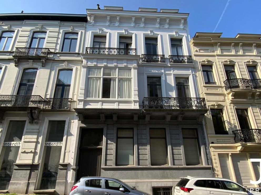Immeuble à appartements à vendre à Bruxelles