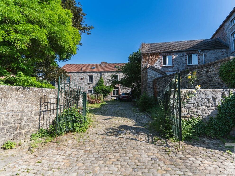 Immeuble à appartements à vendre à Jemeppe-sur-Sambre