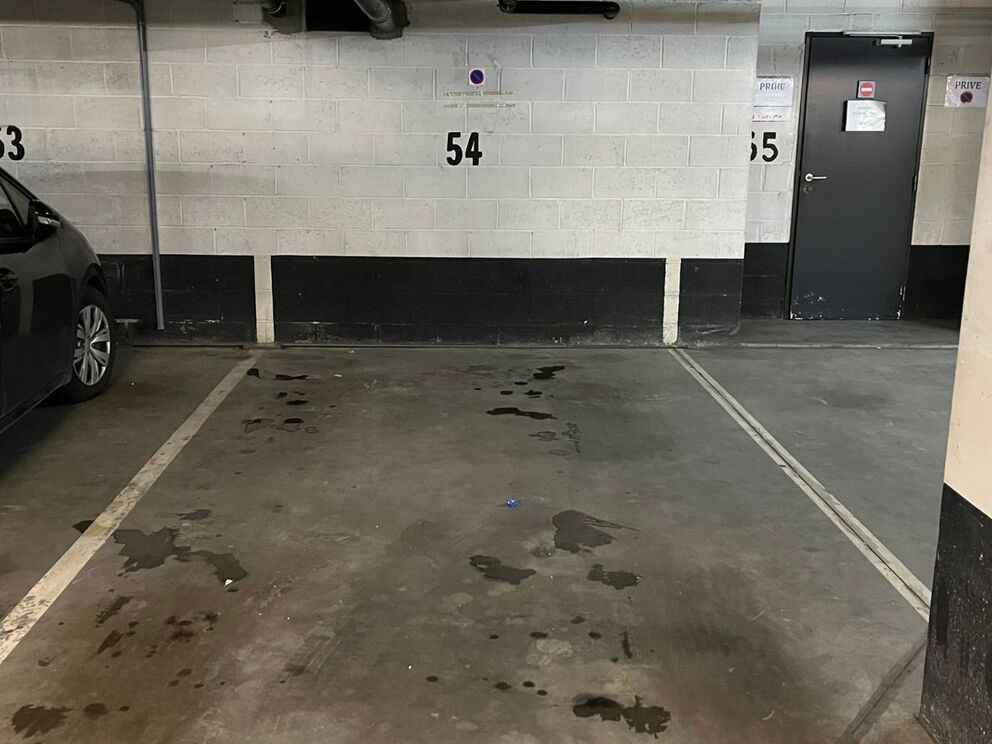 Inside parking for rent in Brussels