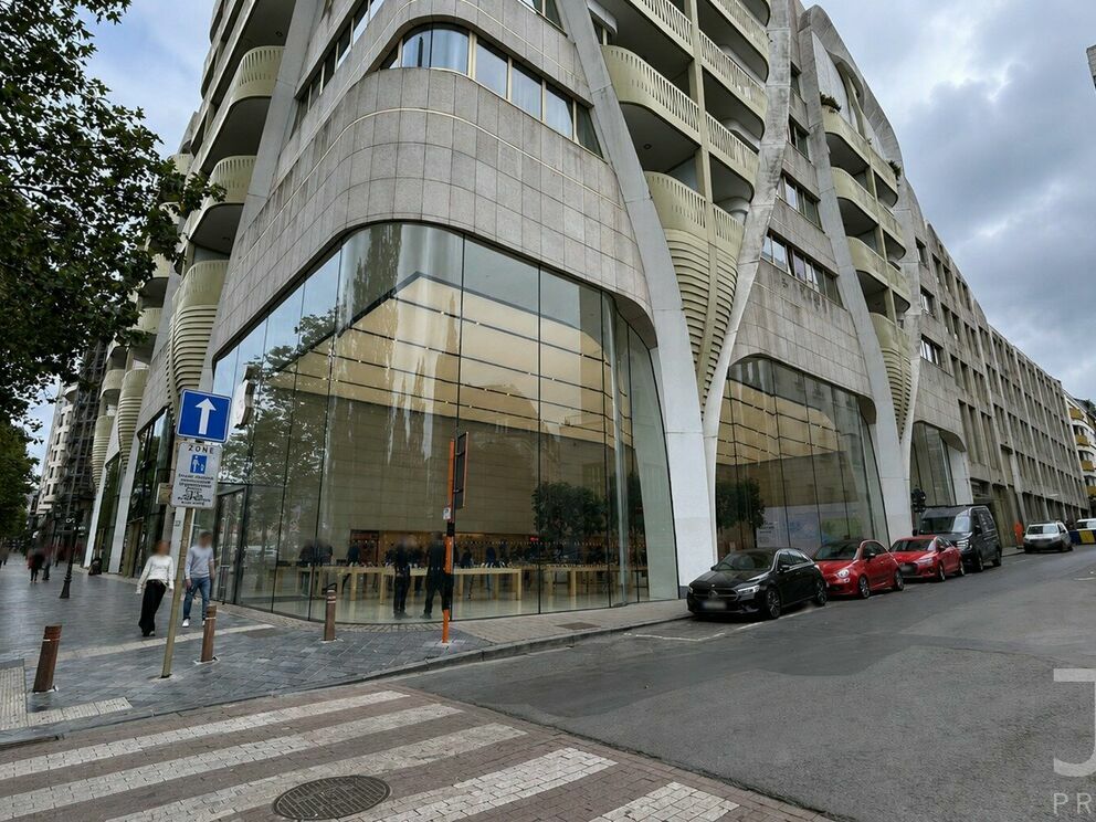 Inside parking for rent in Brussels