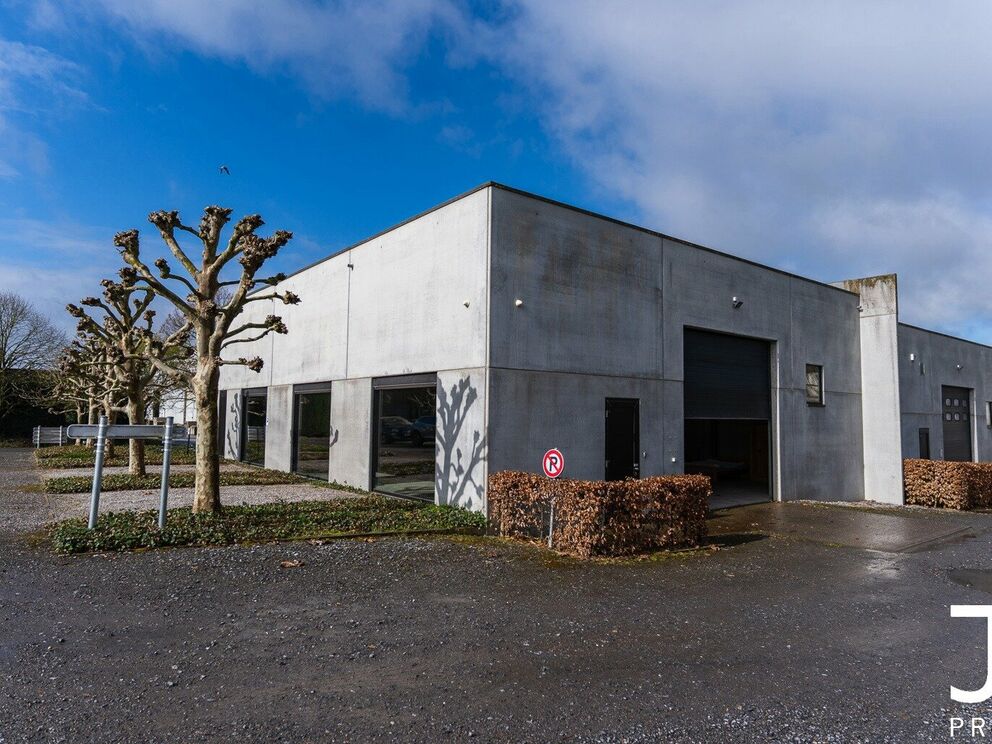 Miscellaneous use for rent in Perwez