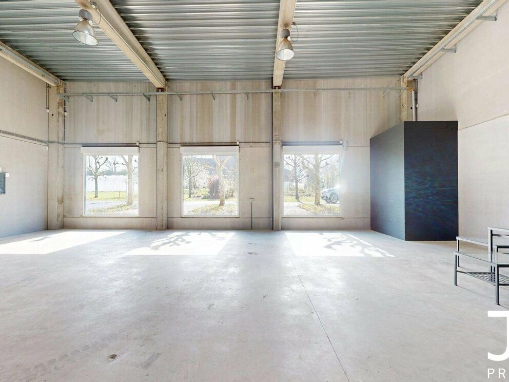 Miscellaneous use for rent in Perwez