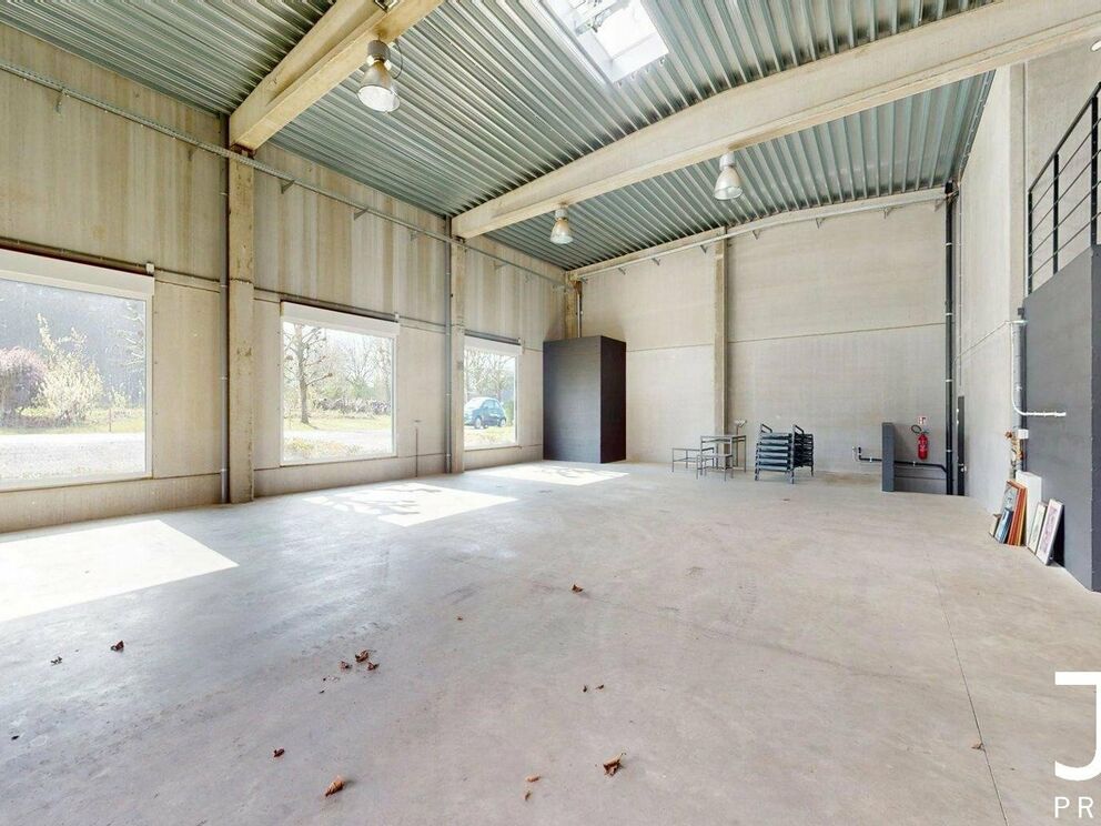 Miscellaneous use for rent in Perwez