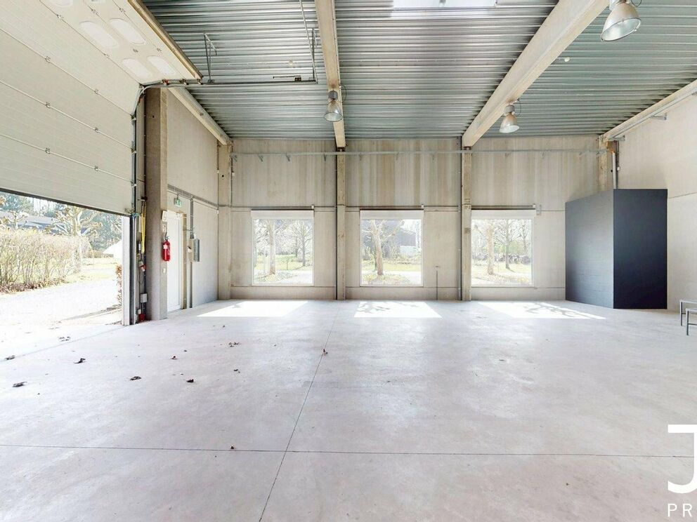 Miscellaneous use for rent in Perwez