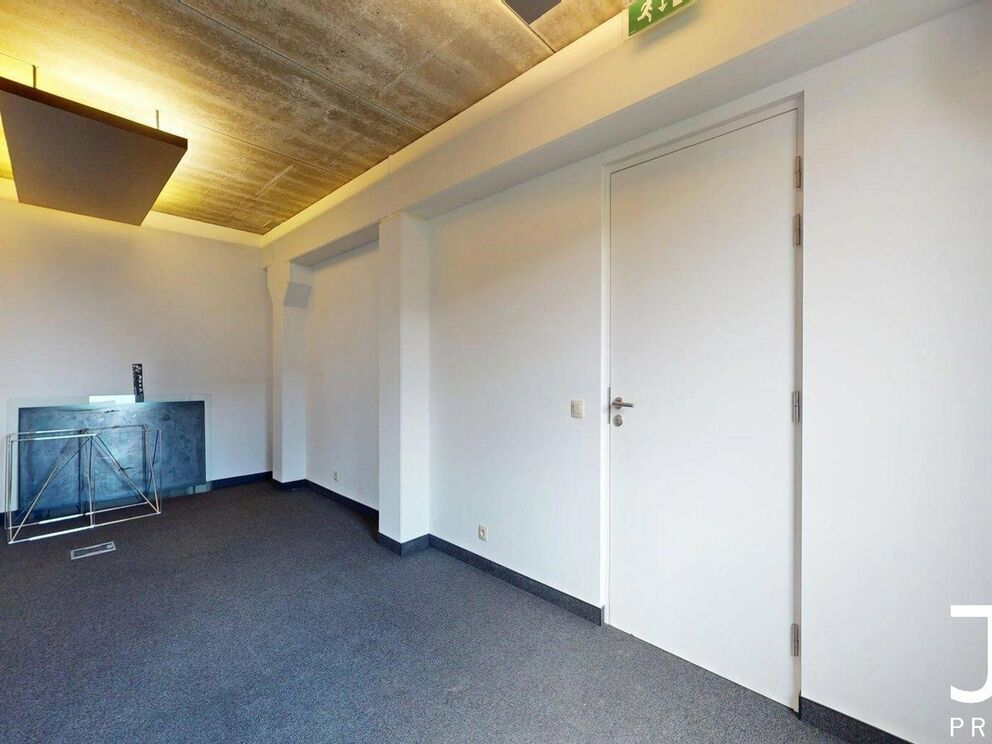 Miscellaneous use for rent in Perwez