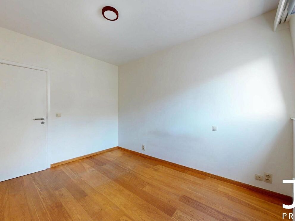 Penthouse for rent in Schaarbeek