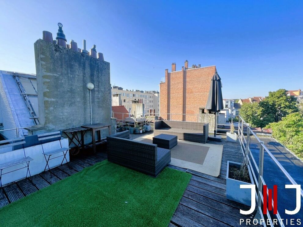 Penthouse for rent in Schaarbeek