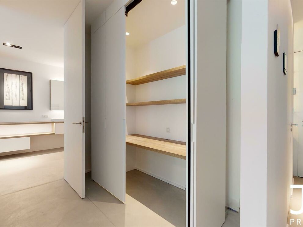 Rez-de-chaussée à louer à Woluwe-Saint-Pierre