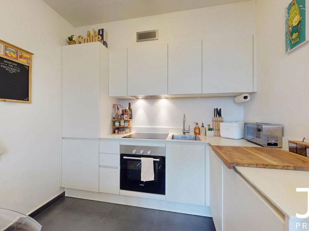 Studio &agrave; louer &agrave; Ixelles