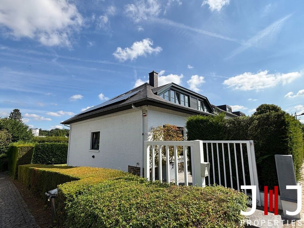 Villa te huur in Sint-Pieters-Woluwe